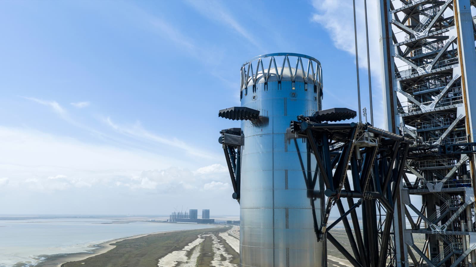 Booster 21 (photo: SpaceX · Booster 19)