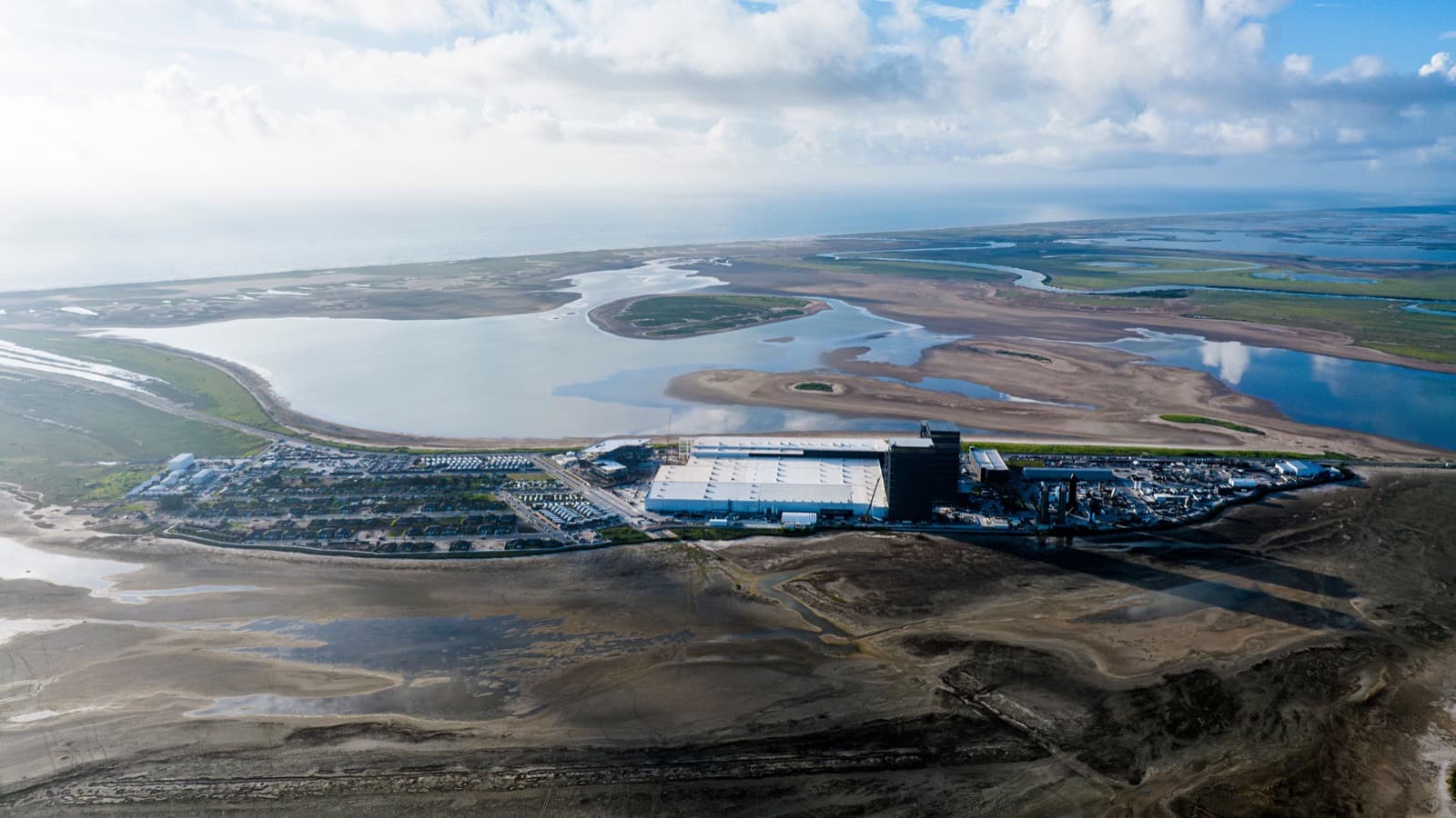 Ship 44 (photo: SpaceX · Starbase campus)