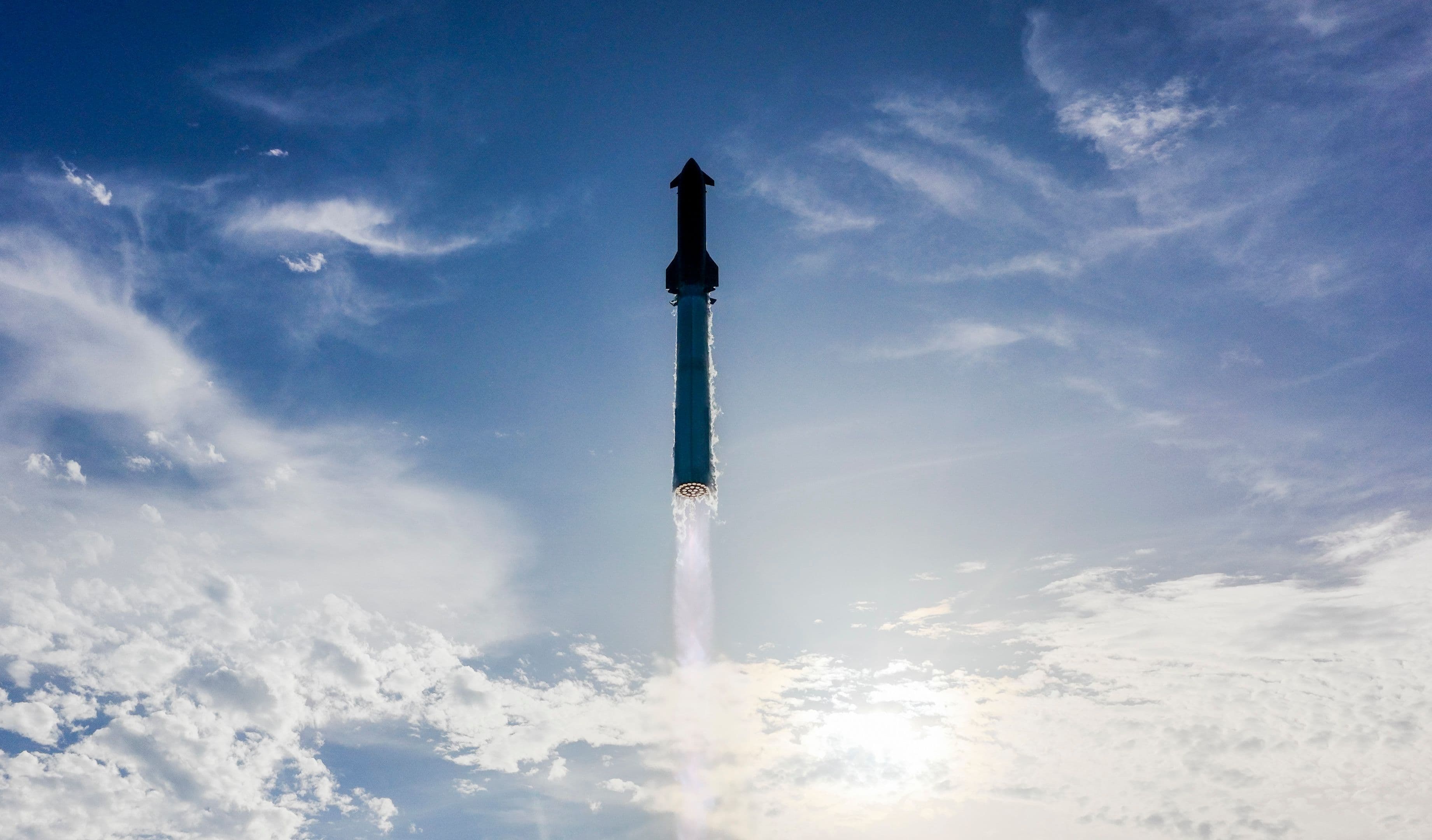SpaceX drone photo of Starship Flight 10 liftoff on August 26, 2025